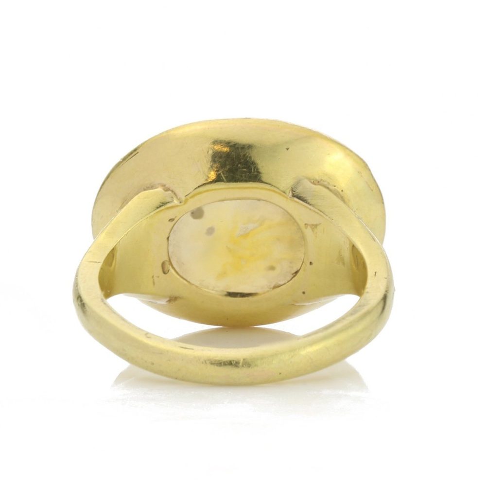 Ancient Roman Agate Intaglio of Pegasus in Vintage Gold Ring, Circa 200 BC Ancient Roman agate intaglio of Pegasus in vintage 1980s 18ct yellow gold ring
