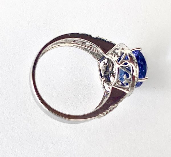 5.20ct Tanzanite and Diamond Ring, 18ct White Gold