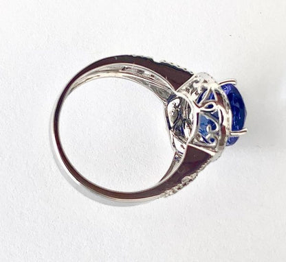 5.20ct Tanzanite and Diamond Ring, 18ct White Gold