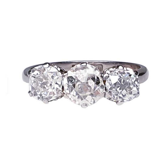Art Deco Three Stone Diamond Engagement Ring, 2 carats Platinum