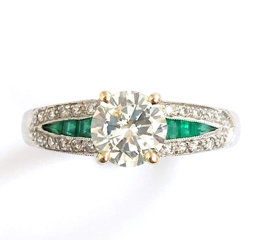 diamond and emerald engagement ring deco