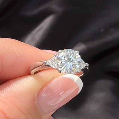 GIA Certified 1.40ct Diamond Solitaire Engagement Ring with Trillion Shoulders in Platinum