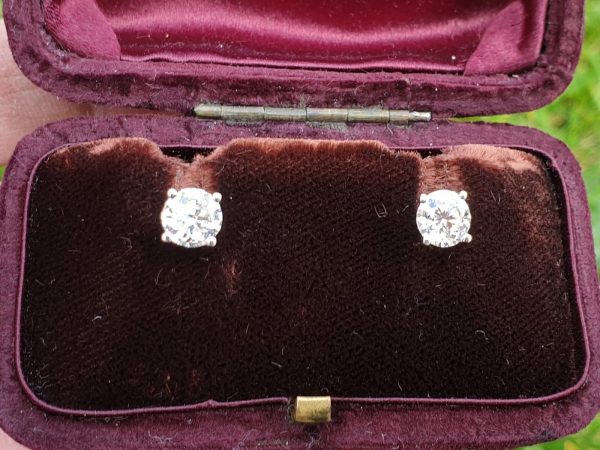 Diamond Stud Earrings 2 Carats total, E Colour