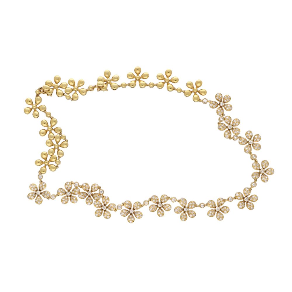 Diamond necklace in yellow gold