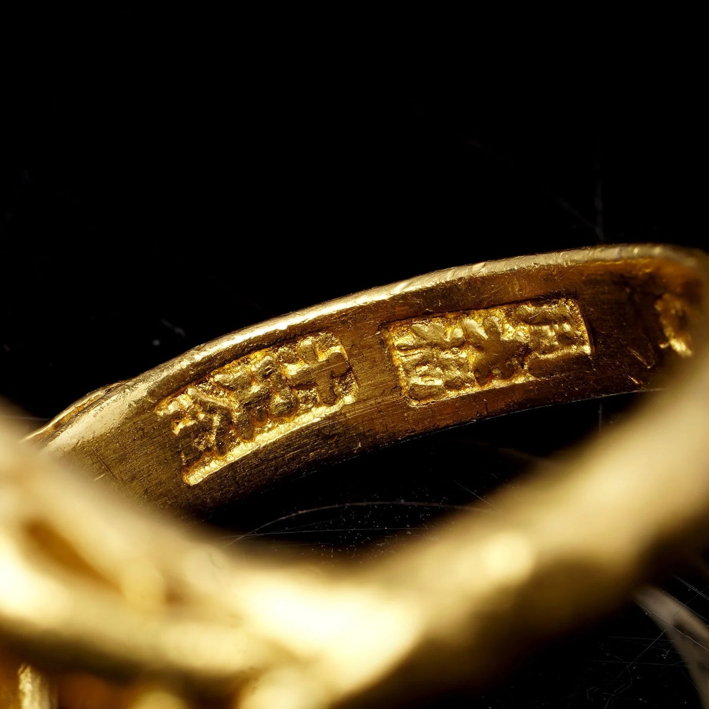 Chinese 23kt Yellow Gold Ring with Citrine