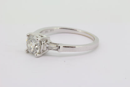 White gold Solitaire diamond ring 0.98c