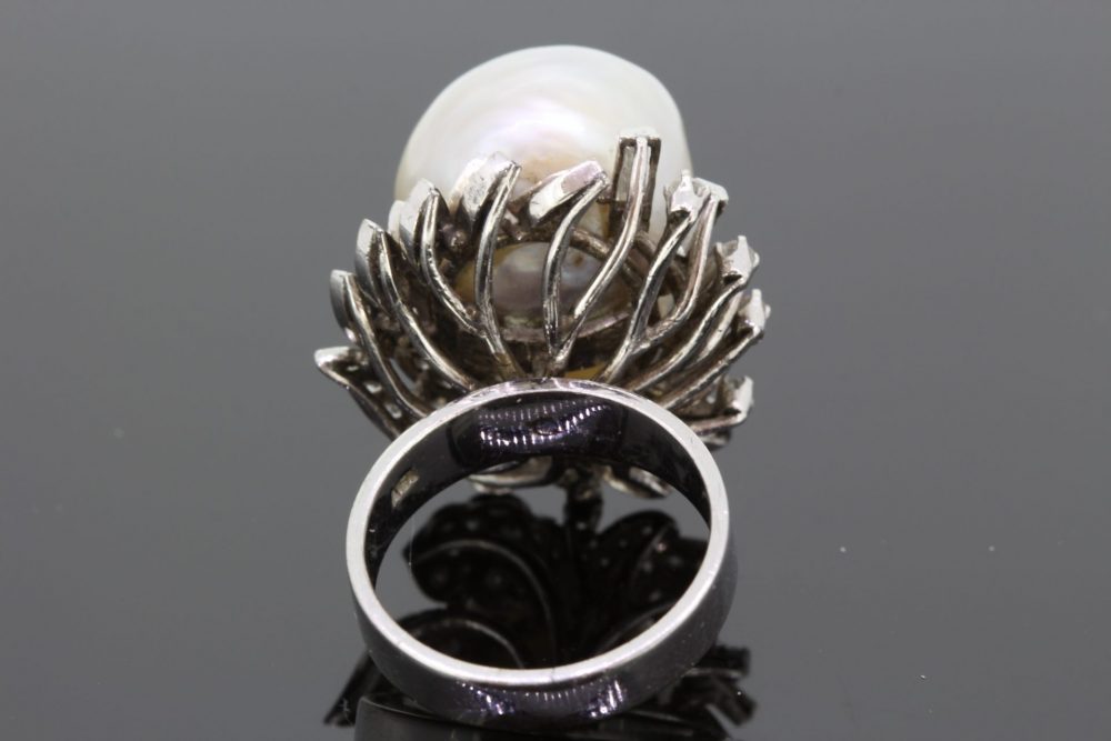 Contemporary South Sea Pearl and Diamond Dress Ring