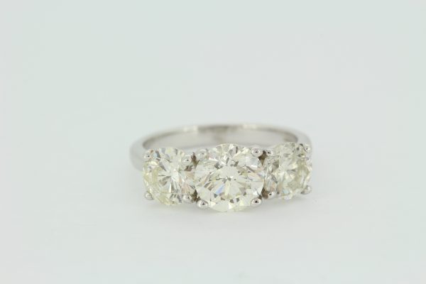 Classic Three Stone Diamond Trilogy Ring, 3.69 carat total, in 18ct white gold