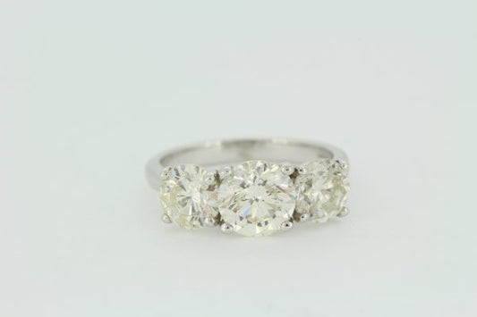 Classic Three Stone Diamond Trilogy Ring, 3.69 carat total, in 18ct white gold