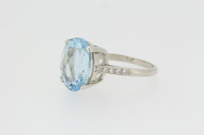 5.30ct Aquamarine Solitaire Ring with Diamonds in Platinum