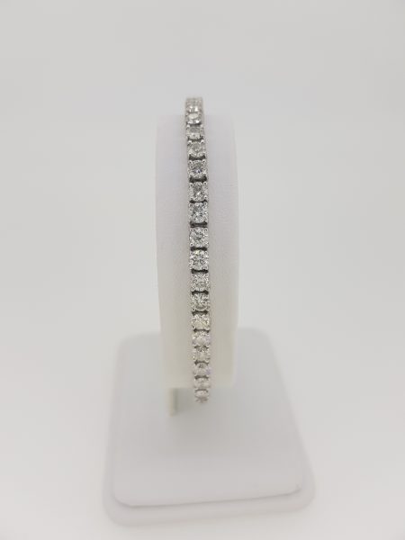 Diamond Line Bracelet in 18ct White Gold, 9.40 carats
