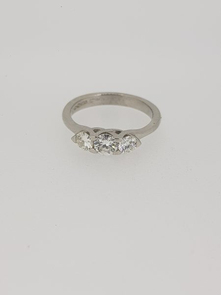 Diamond Three Stone Ring in Platinum, 0.80 carat total, three G colour VS2 clarity round brilliant-cut diamonds mounted in platinum