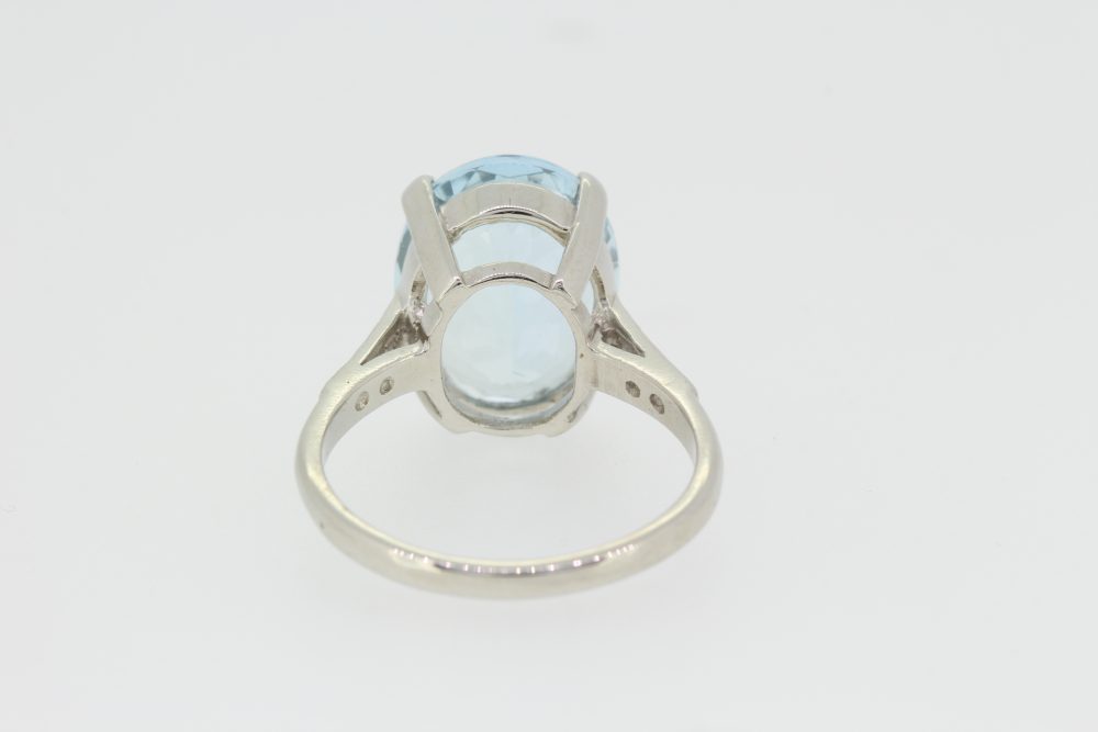 5.30ct Aquamarine Solitaire Ring with Diamonds in Platinum