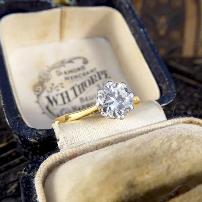 1920's 1.00 carat diamond solitaire engagement ring in gold and platinum.