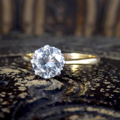 1920's 1.00 carat diamond solitaire engagement ring in gold and platinum.