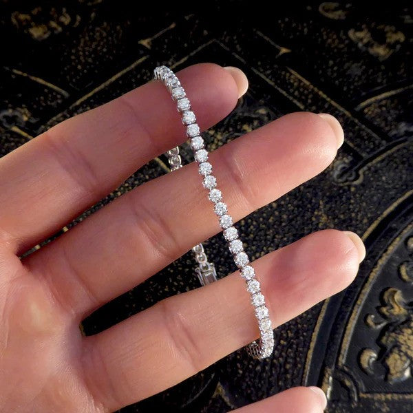 Flexi-link diamond tennis bracelet in white gold.