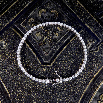 Flexi-link diamond tennis bracelet in white gold.