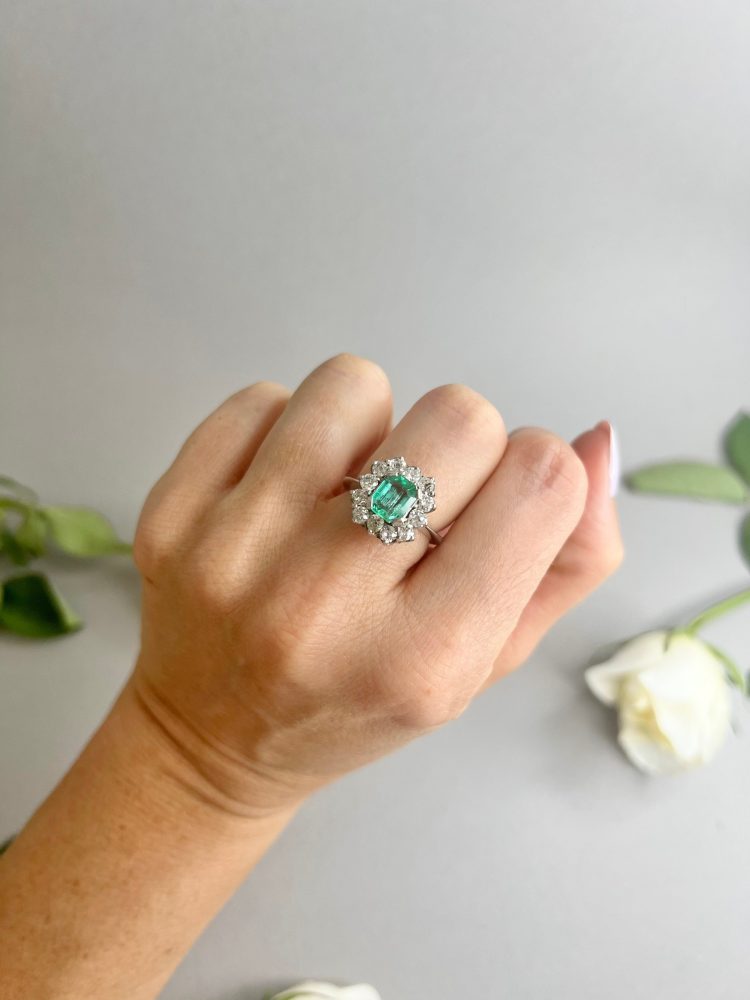 Preloved Vintage 1980s Emerald and Diamond Cluster Ring
