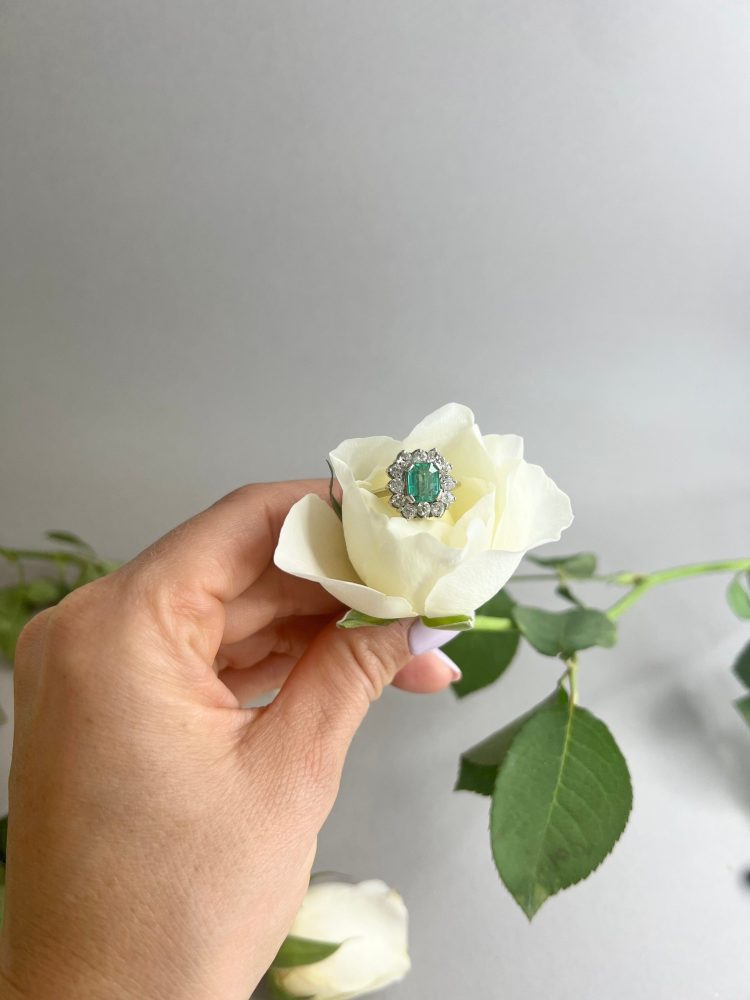 Preloved Vintage 1980s Emerald and Diamond Cluster Ring