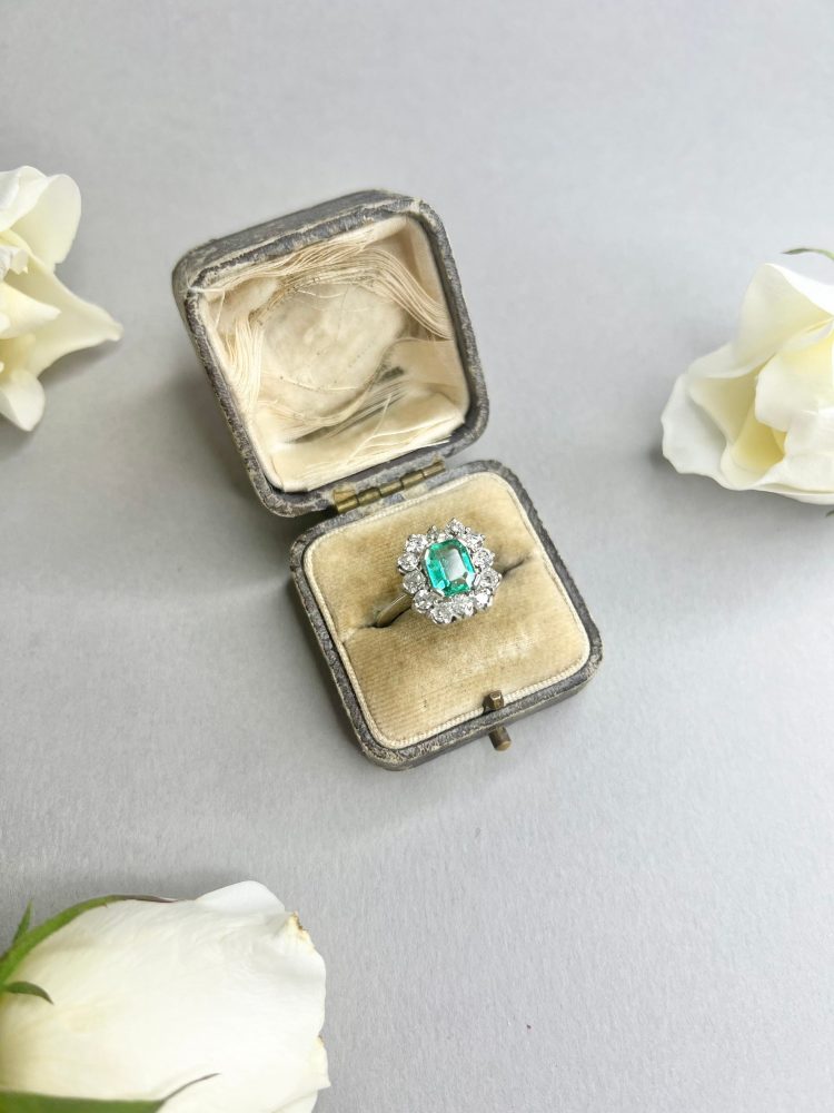 Preloved Vintage 1980s Emerald and Diamond Cluster Ring