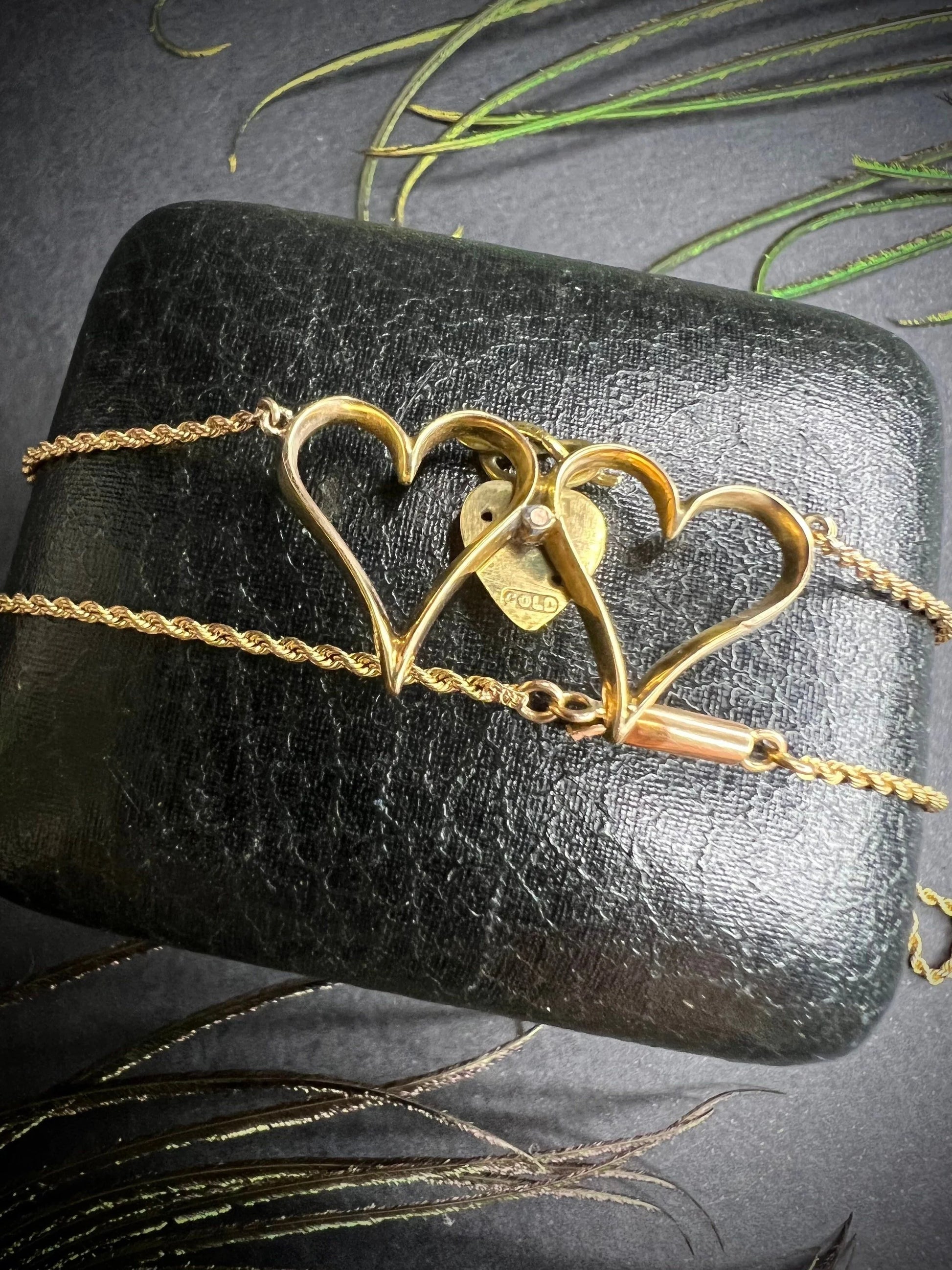 Antique 15 ct Gold Victorian Demantoid Garnet And Enamel Sweetheart Necklace
