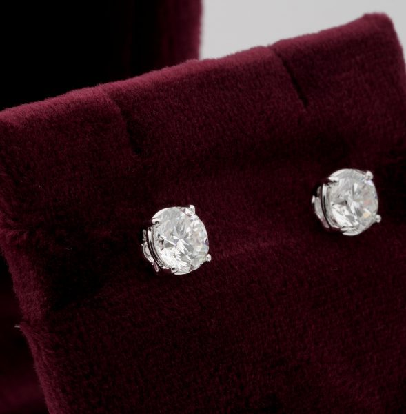 1.65ct Round Brilliant Cut Diamond Stud Earrings, IGN Certified