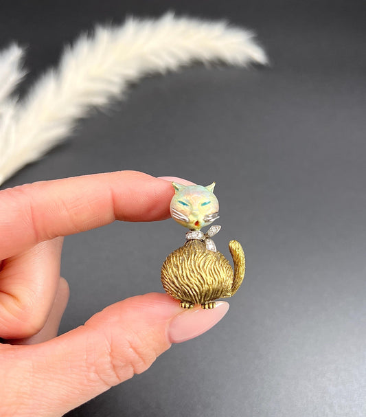 Vintage 18ct Gold Stamped, 1960s Enamel Cat Brooch with Natural Diamond Collar