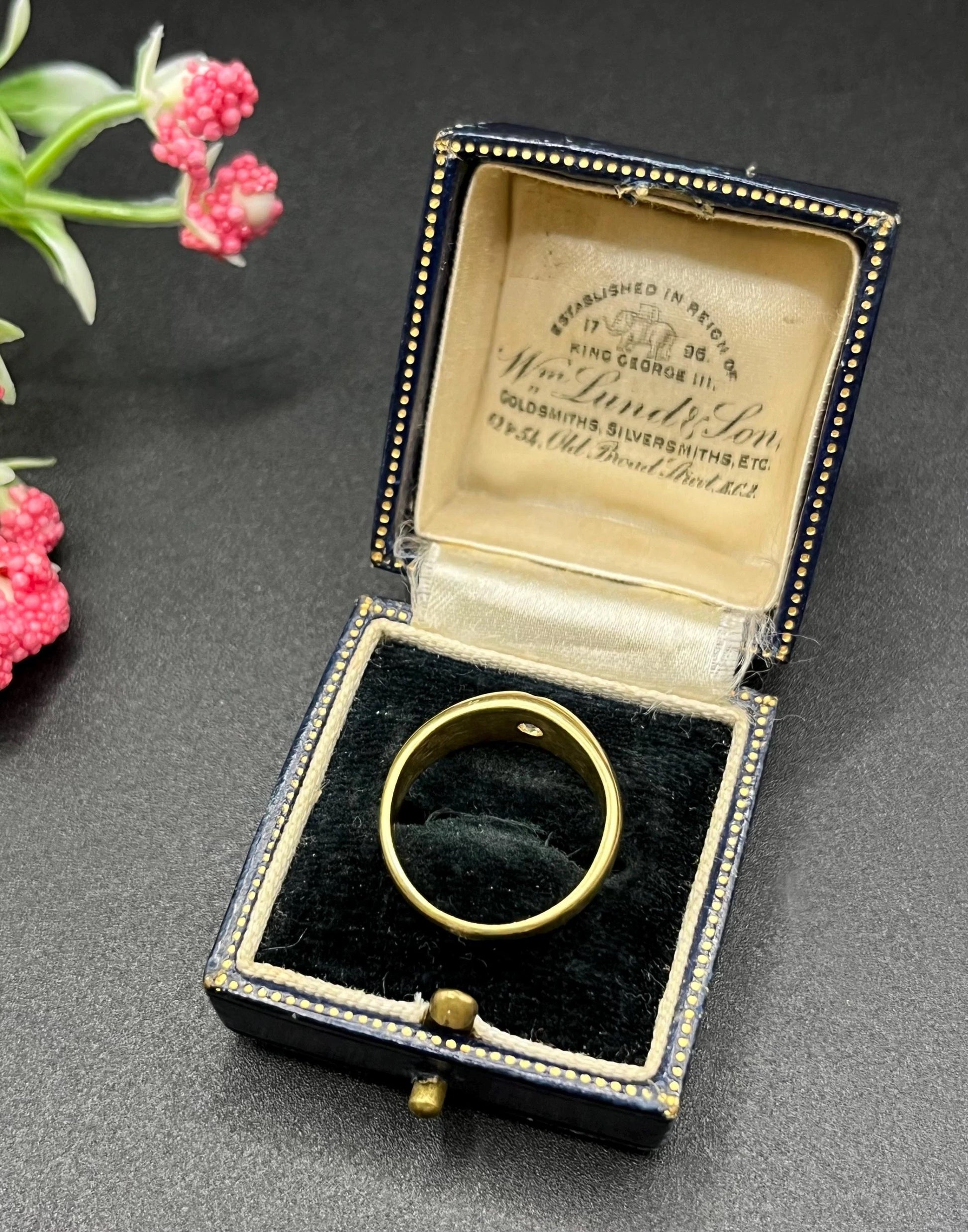 Vintage 18 ct Yellow Gold, Star Set Diamond Gypsy Band Ring