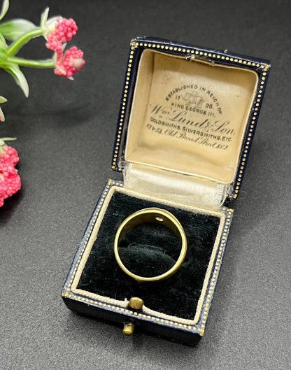 Vintage 18 ct Yellow Gold, Star Set Diamond Gypsy Band Ring