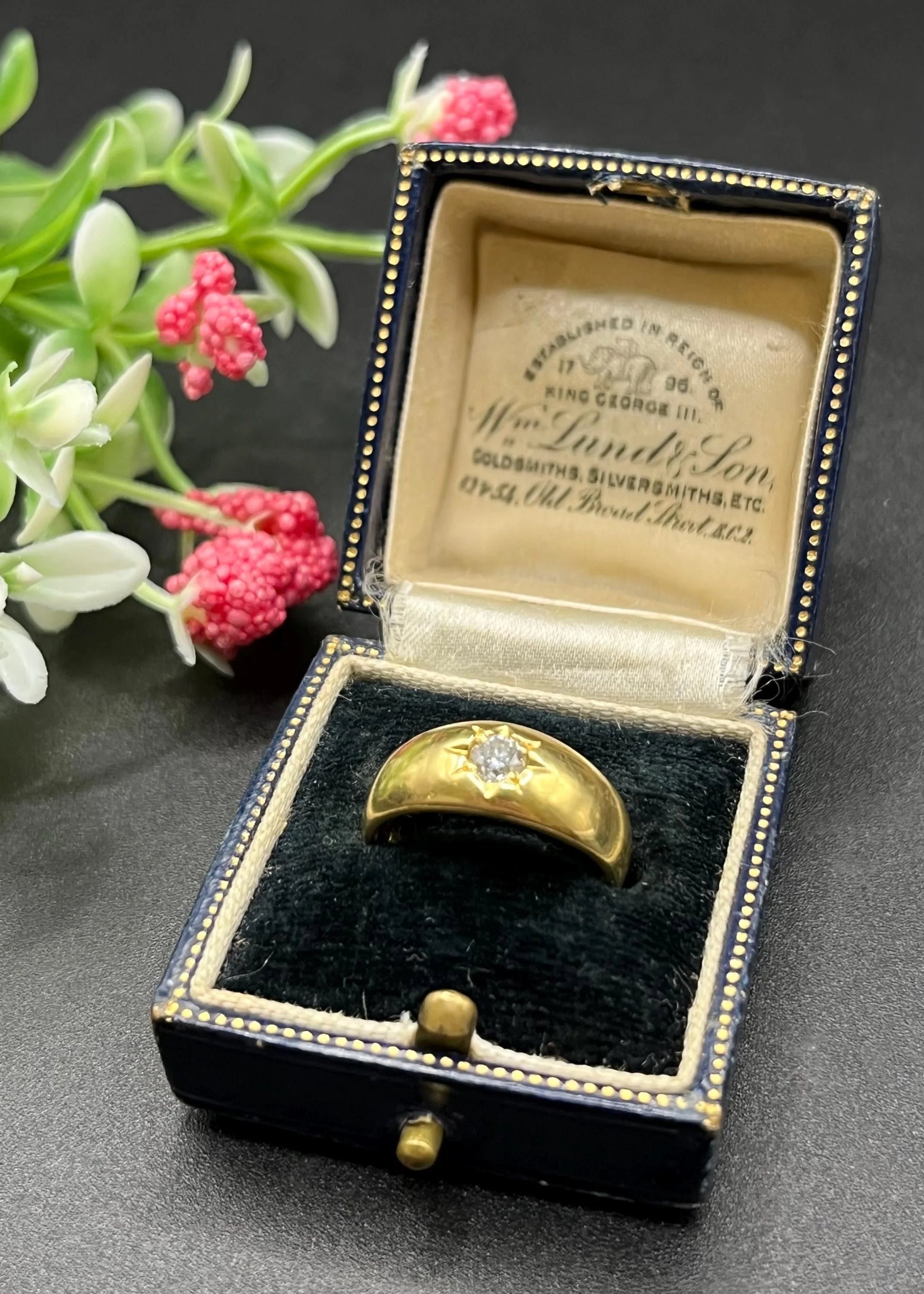 Vintage 18 ct Yellow Gold, Star Set Diamond Gypsy Band Ring