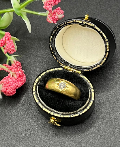 Vintage 18 ct Yellow Gold, Star Set Diamond Gypsy Band Ring
