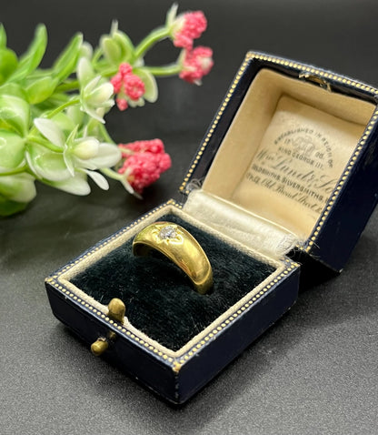 Vintage 18 ct Yellow Gold, Star Set Diamond Gypsy Band Ring
