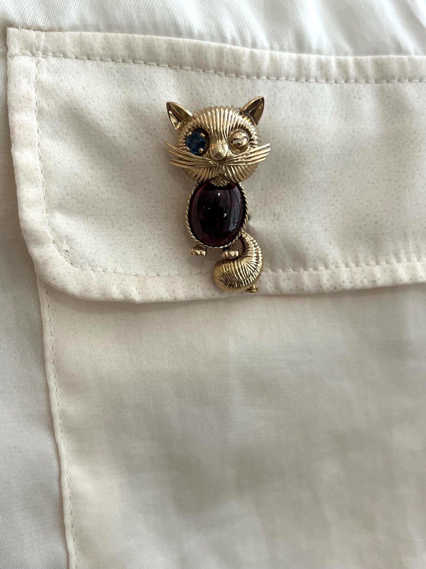 Vintage 14ct Yellow Gold Sapphire and Garnet Cat Brooch, Circa 1970