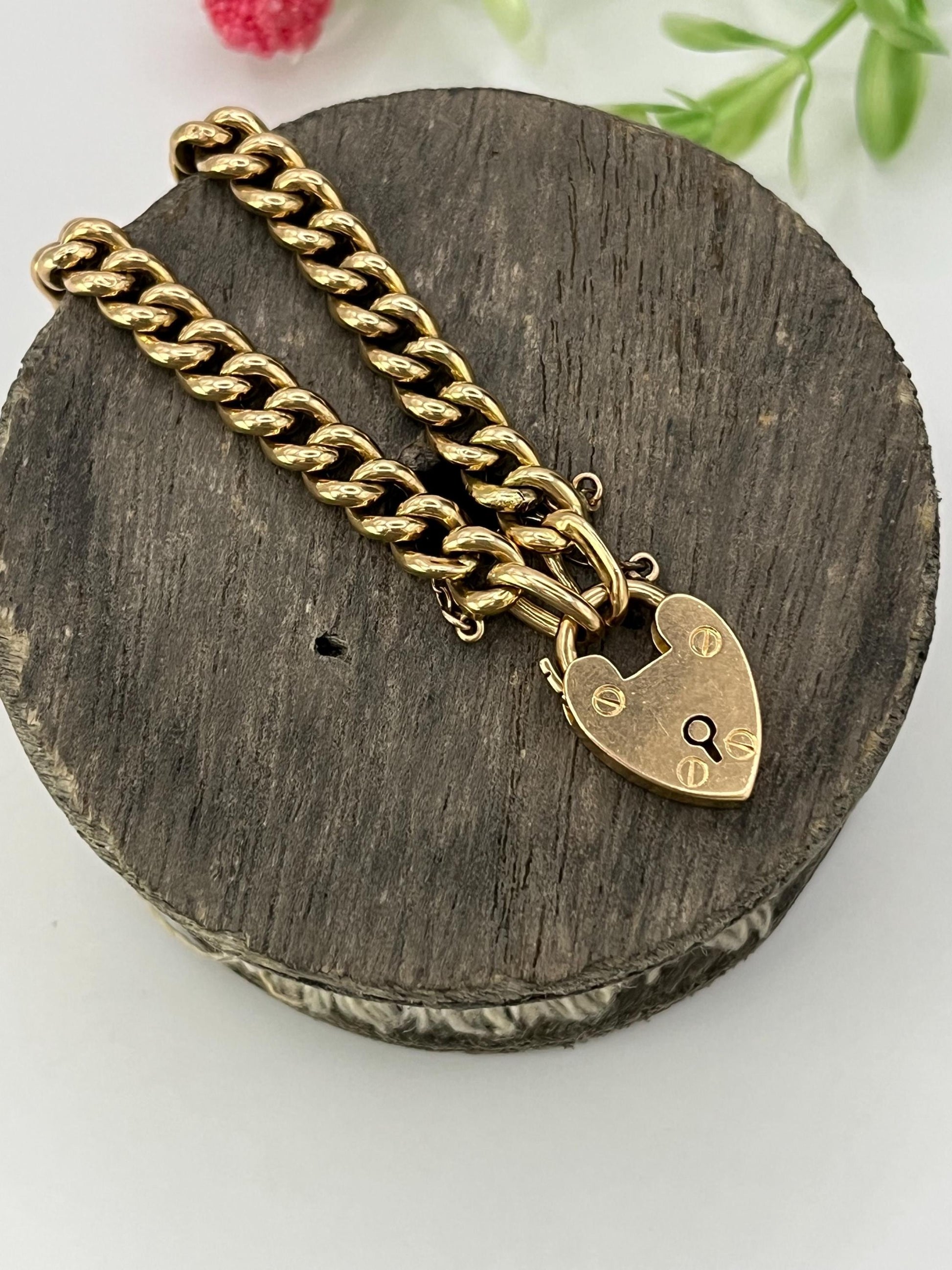 Victorian 15 Carat Rose Gold Curb Link Bracelet with Heart Padlock Clasp, Circa 1900