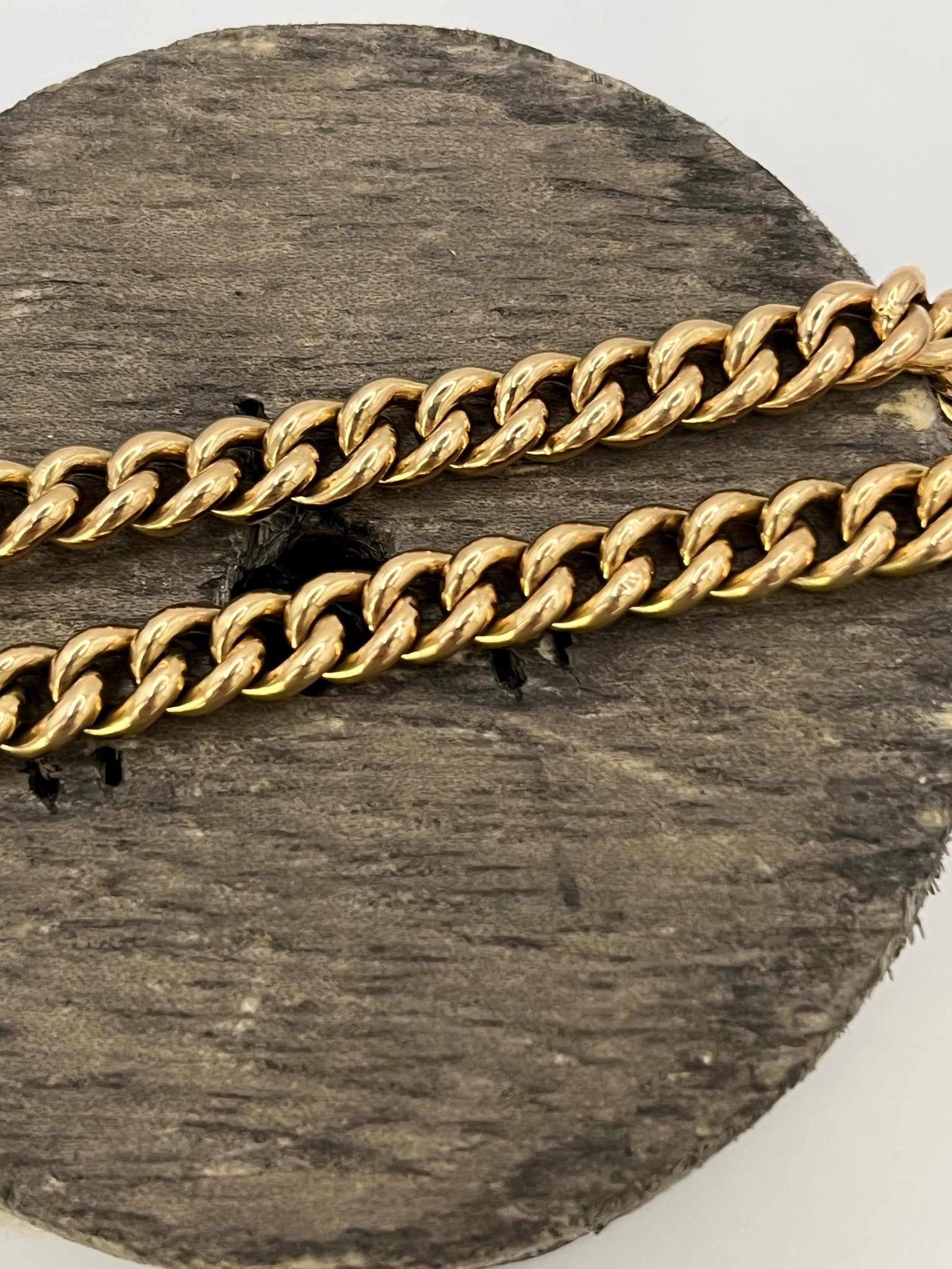Victorian 15 Carat Rose Gold Curb Link Bracelet with Heart Padlock Clasp, Circa 1900