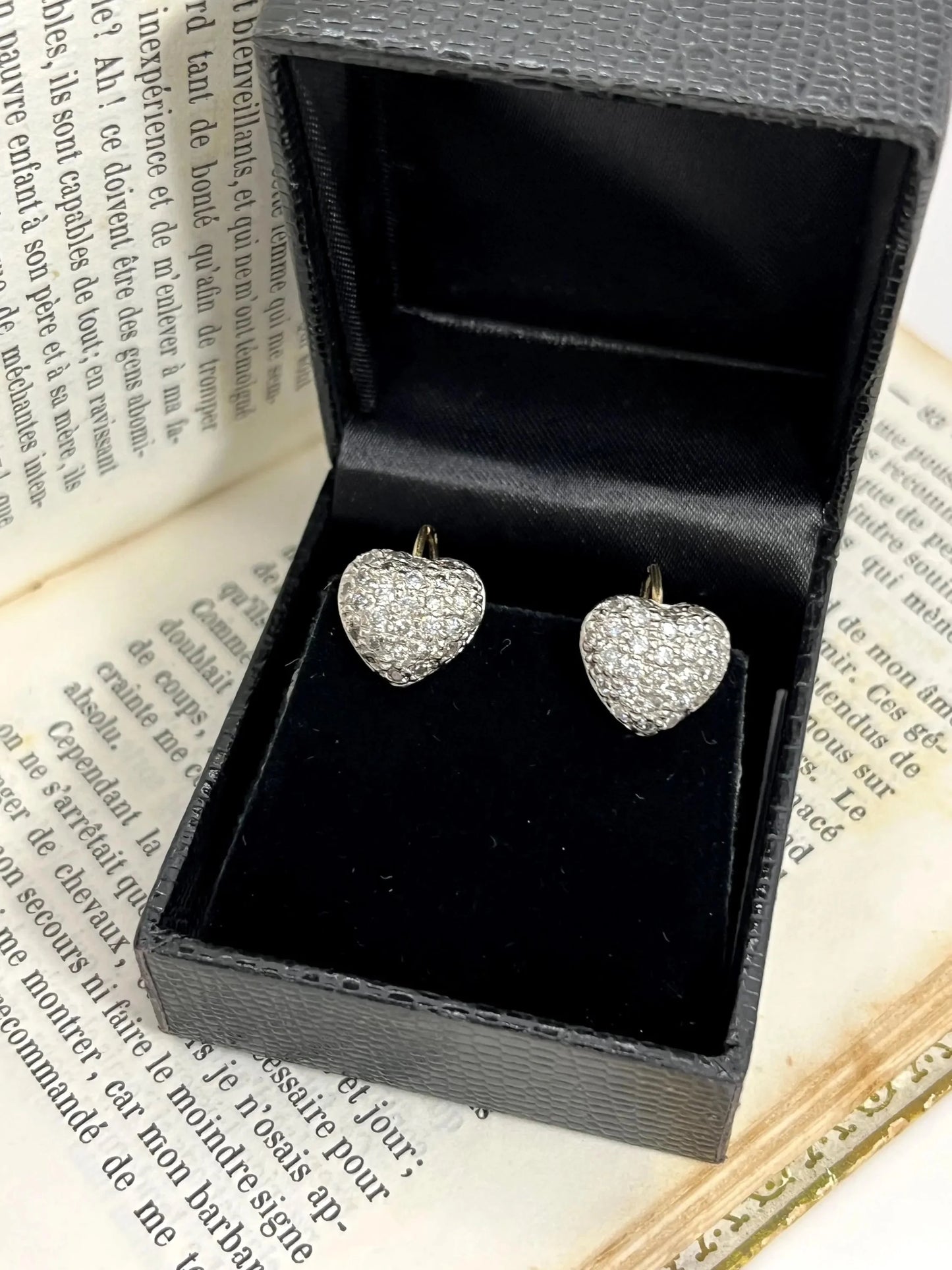 18 Carat White Gold Diamond Heart Shaped Earrings, 1.00 Carat