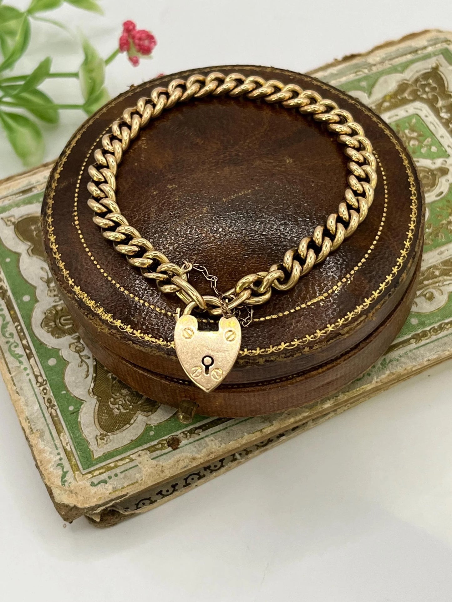 Victorian 15 Carat Rose Gold Curb Link Bracelet with Heart Padlock Clasp, Circa 1900