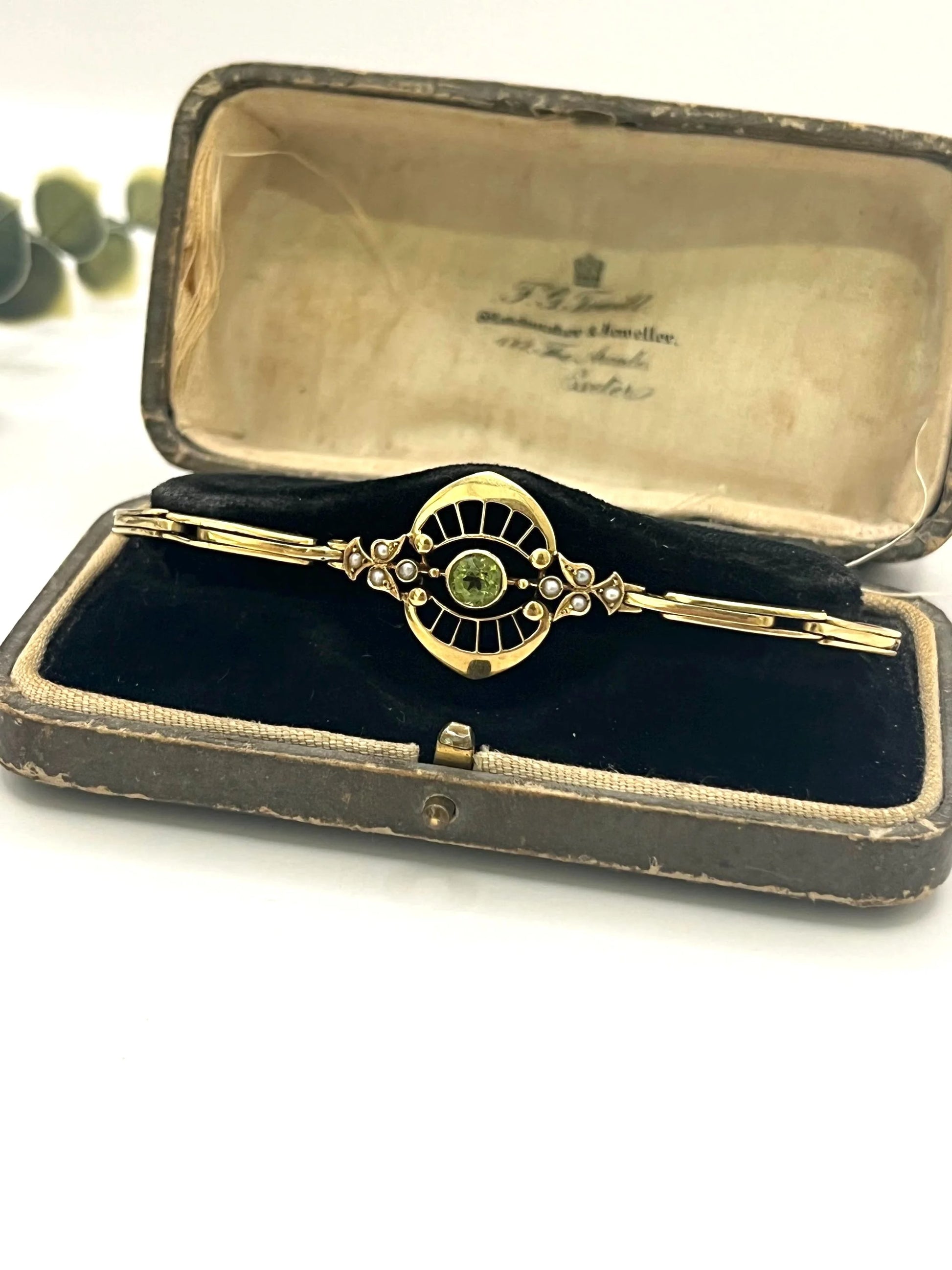 Antique 15 Carat Gold Peridot and Pearl Extendable Link Bracelet, Circa 1910