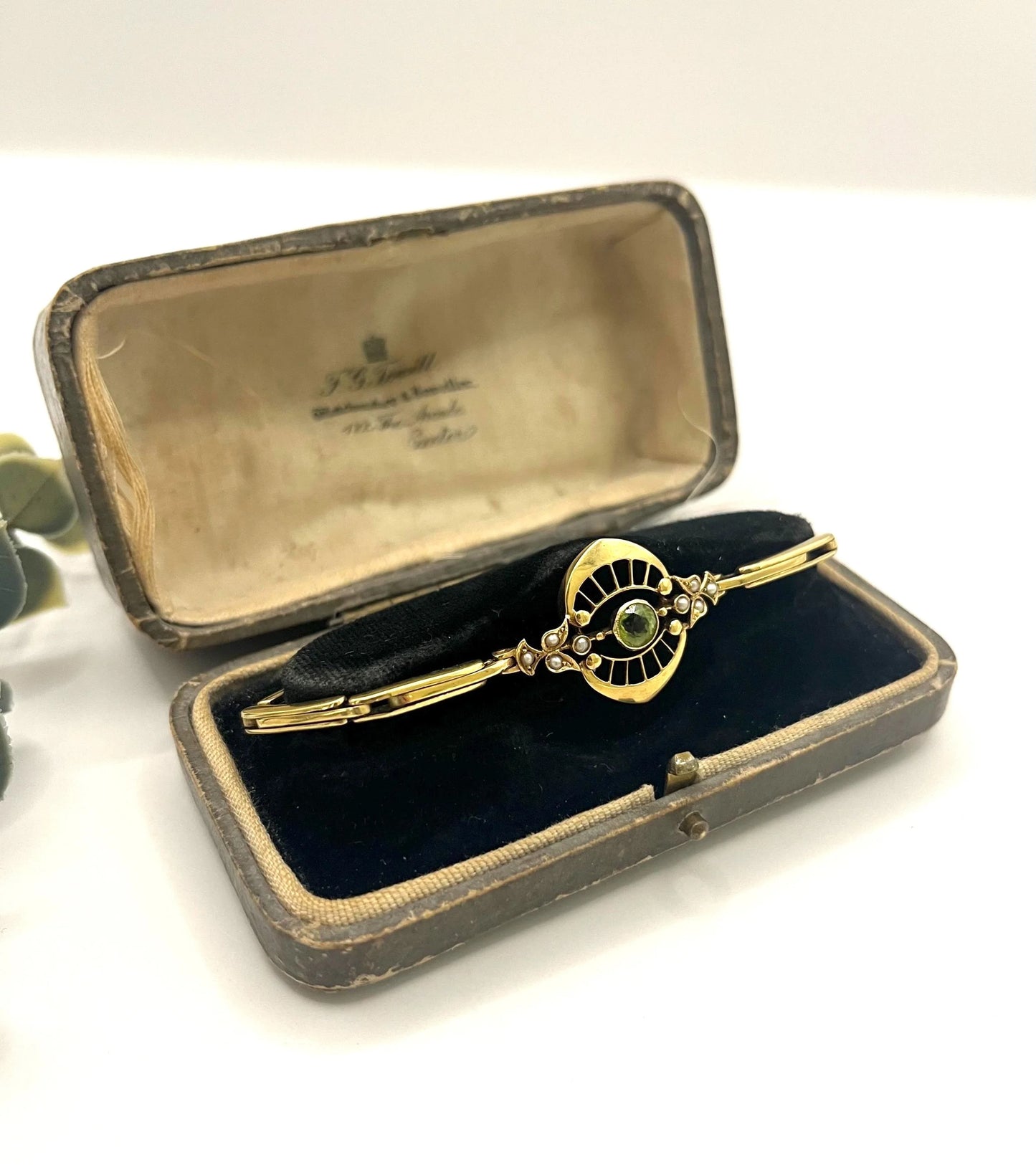 Antique 15 Carat Gold Peridot and Pearl Extendable Link Bracelet, Circa 1910