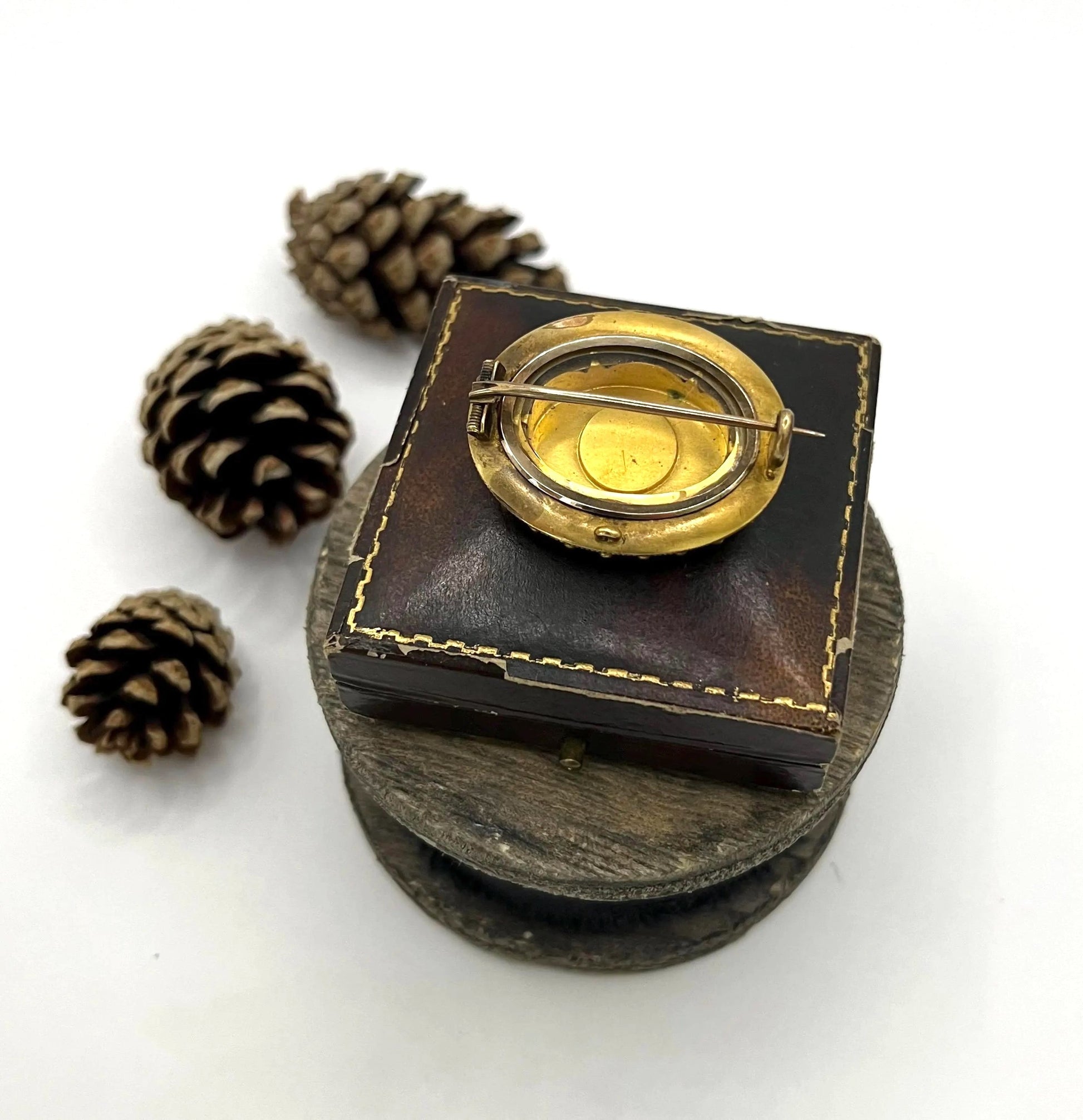 Victorian 15 Carat Yellow Gold Oval Pearl Brooch, Circa 1880