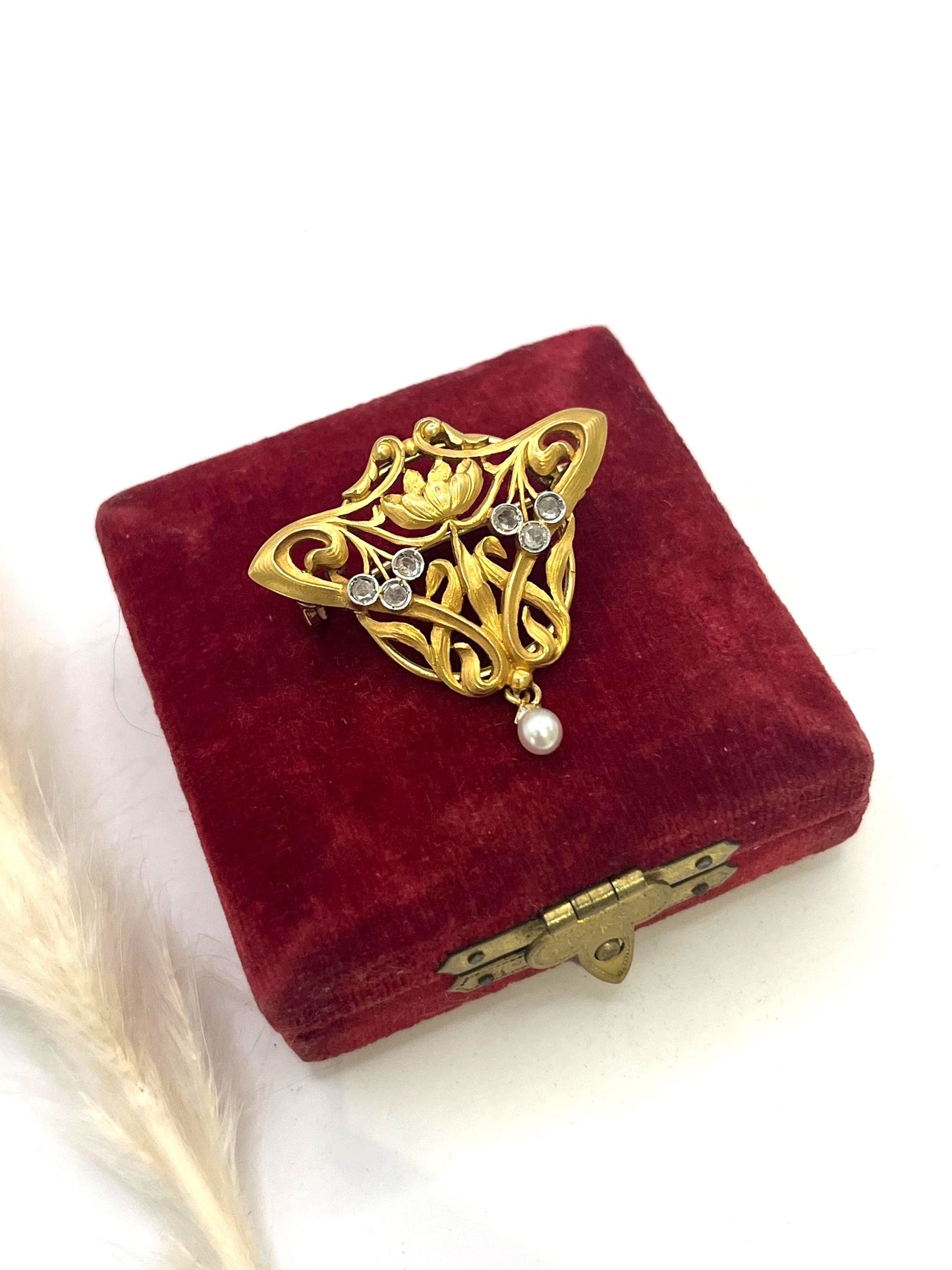 Antique Art Nouveau French 18 Carat Yellow Gold, Diamond And Pearl Brooch