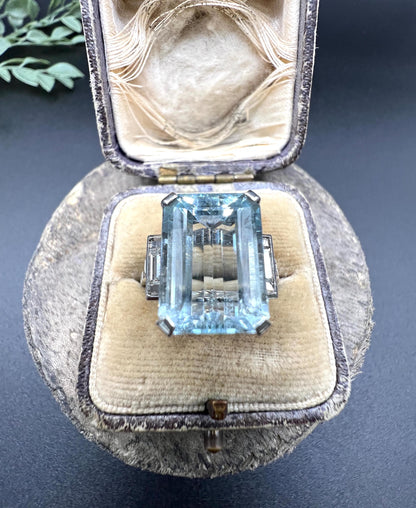 Antique 18ct White Gold, 1920s 10 Carat Aquamarine & Baguette Diamond Ring