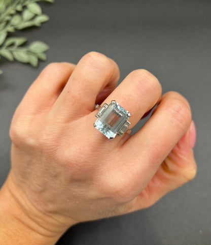 Antique 18ct White Gold, 1920s 10 Carat Aquamarine & Baguette Diamond Ring