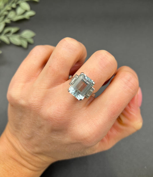 Antique 18ct White Gold, 1920s 10 Carat Aquamarine & Baguette Diamond Ring