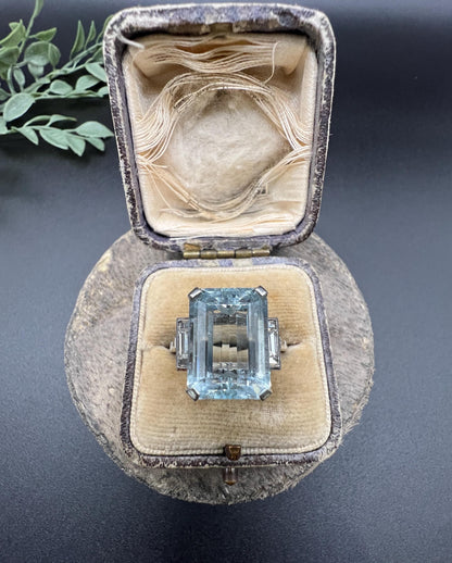 Antique 18ct White Gold, 1920s 10 Carat Aquamarine & Baguette Diamond Ring