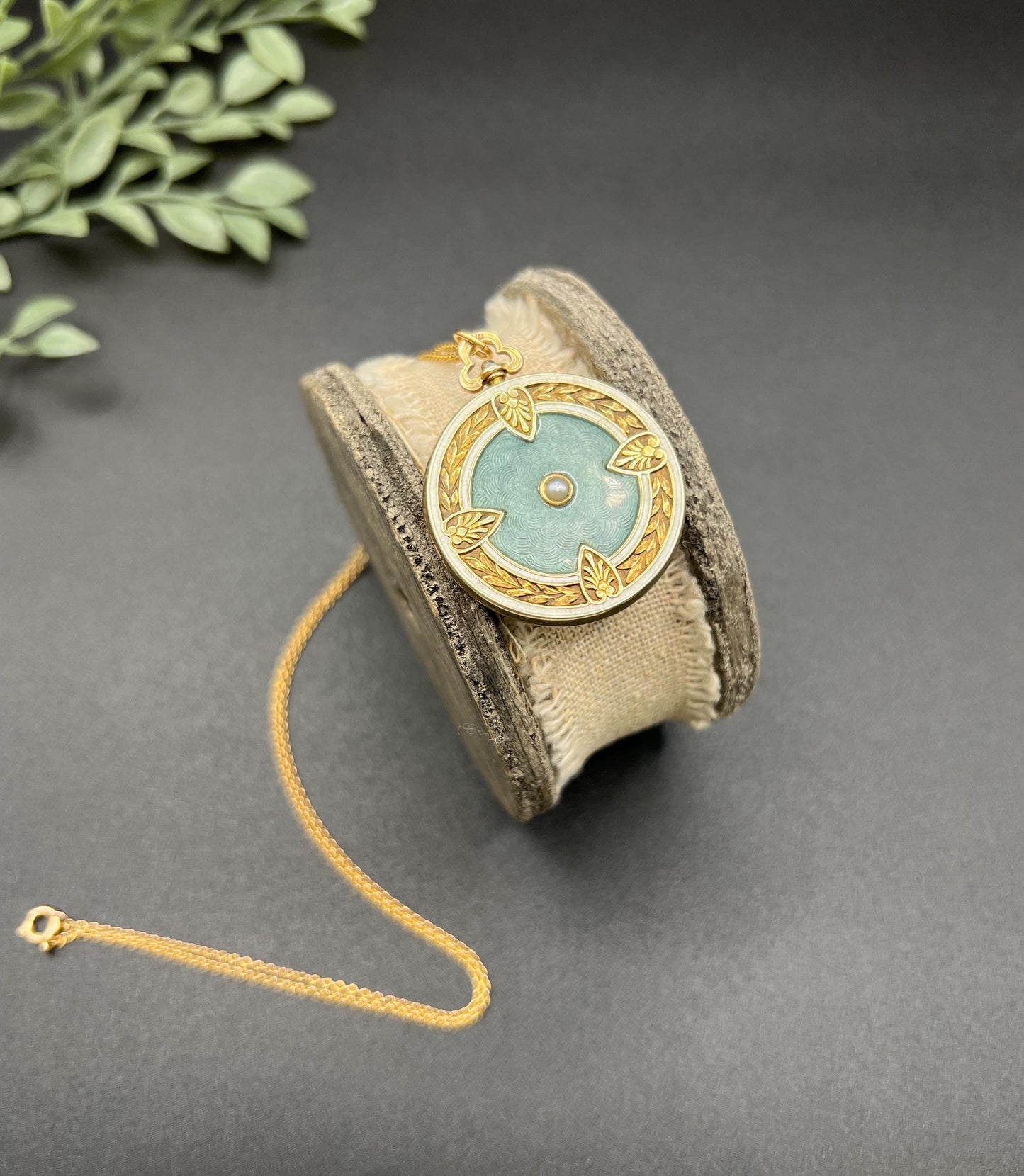 Antique 15ct Yellow Gold, 1920s Guilloche Enamel Round Locket