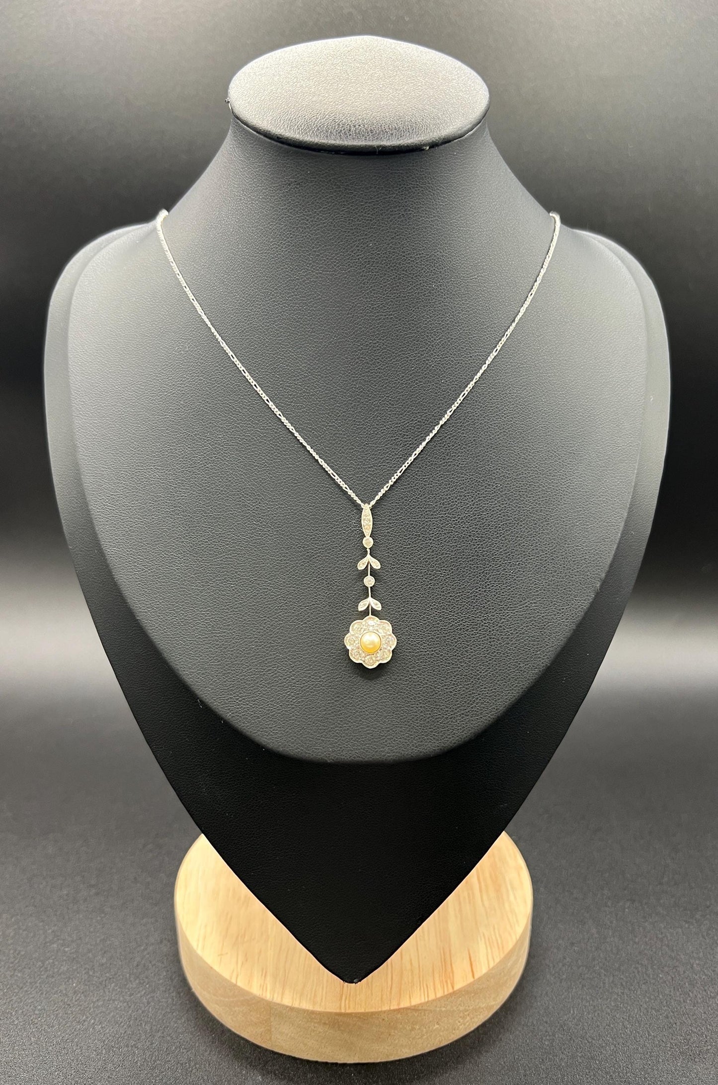 Antique 18ct Gold & Platinum, Edwardian Diamond and Pearl Daisy Pendant Necklace