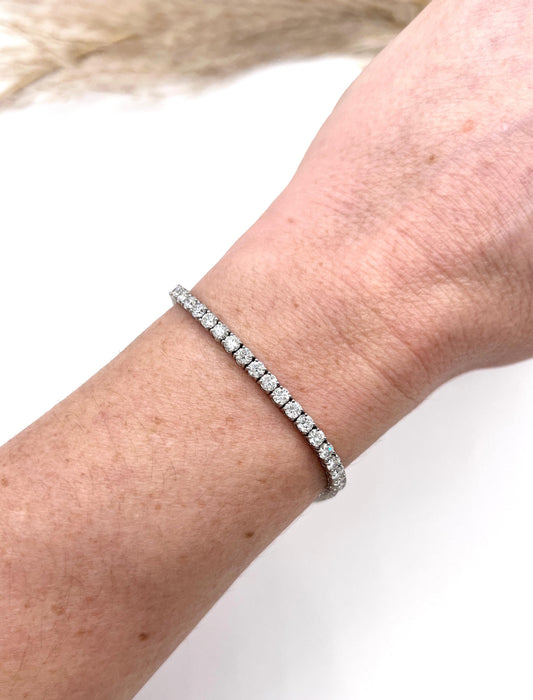 Modern 18ct White Gold, 5.3 Carat Natural Diamond Tennis Bracelet