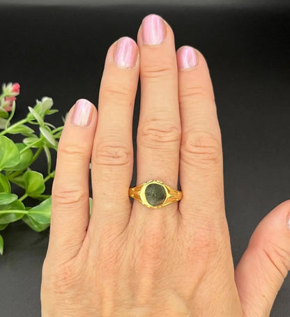 Antique 18 Carat Yellow Gold Round Signet Ring, Hallmarked Birmingham 1921
