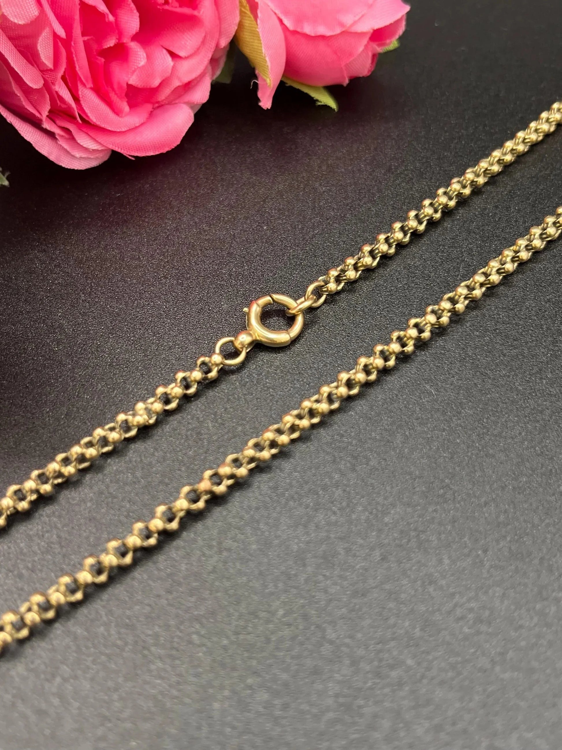 A yellow gold belcher link chain necklace